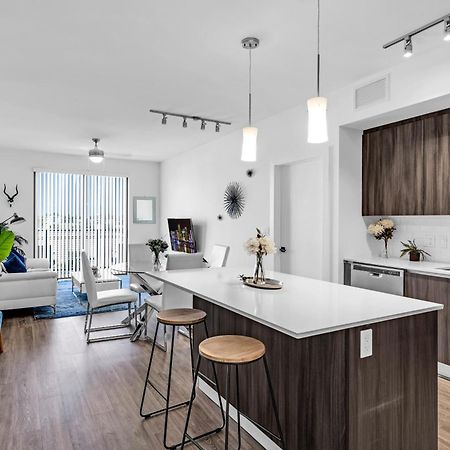 Amazing 2 Bedroom Unit In Doral Miami With Free Parking 하이얼리어 가든스 외부 사진
