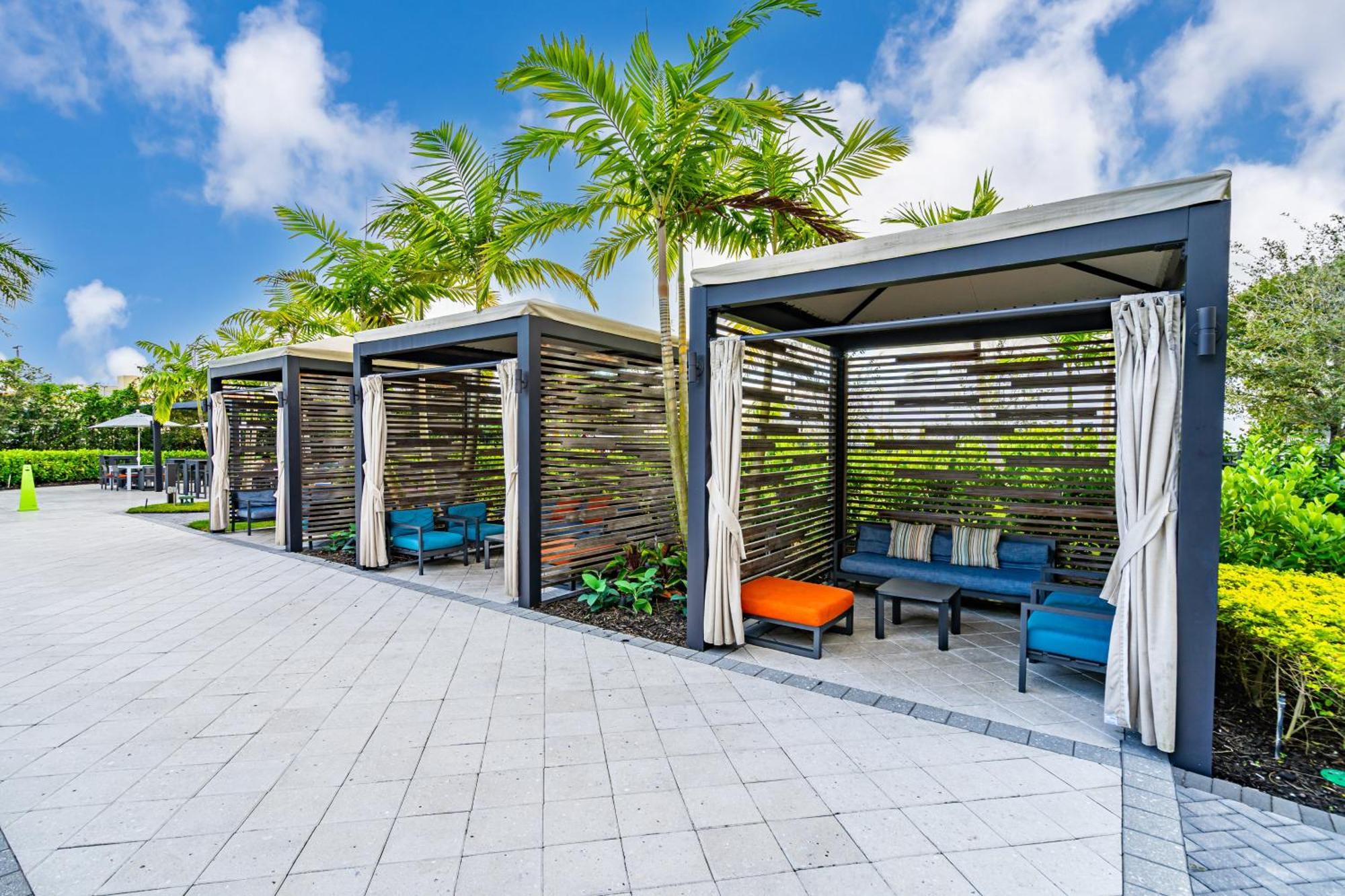 Amazing 2 Bedroom Unit In Doral Miami With Free Parking 하이얼리어 가든스 외부 사진