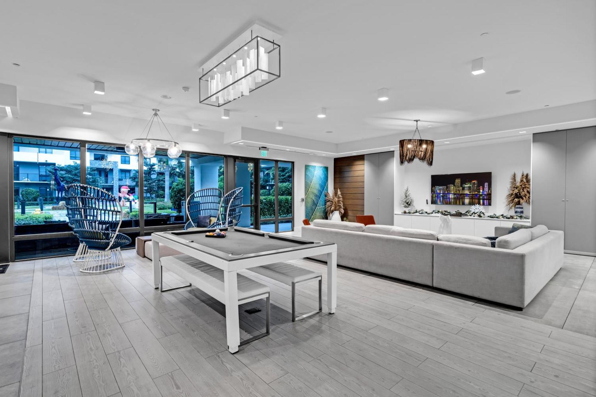 Amazing 2 Bedroom Unit In Doral Miami With Free Parking 하이얼리어 가든스 외부 사진