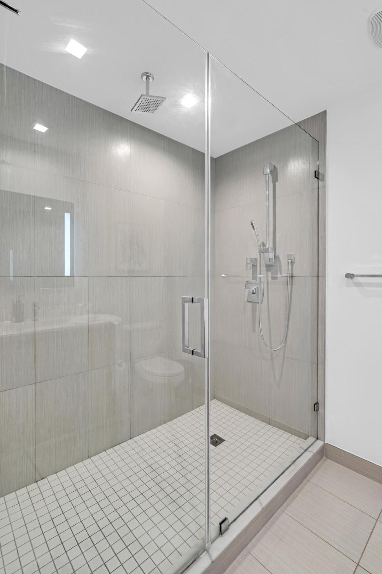 Amazing 2 Bedroom Unit In Doral Miami With Free Parking 하이얼리어 가든스 외부 사진