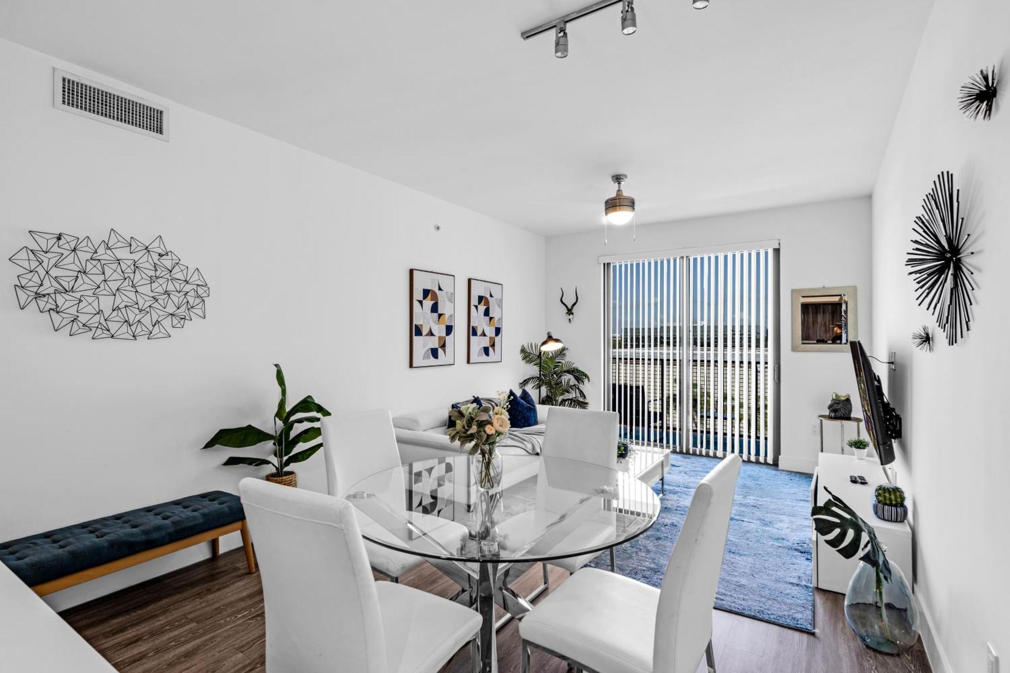 Amazing 2 Bedroom Unit In Doral Miami With Free Parking 하이얼리어 가든스 외부 사진