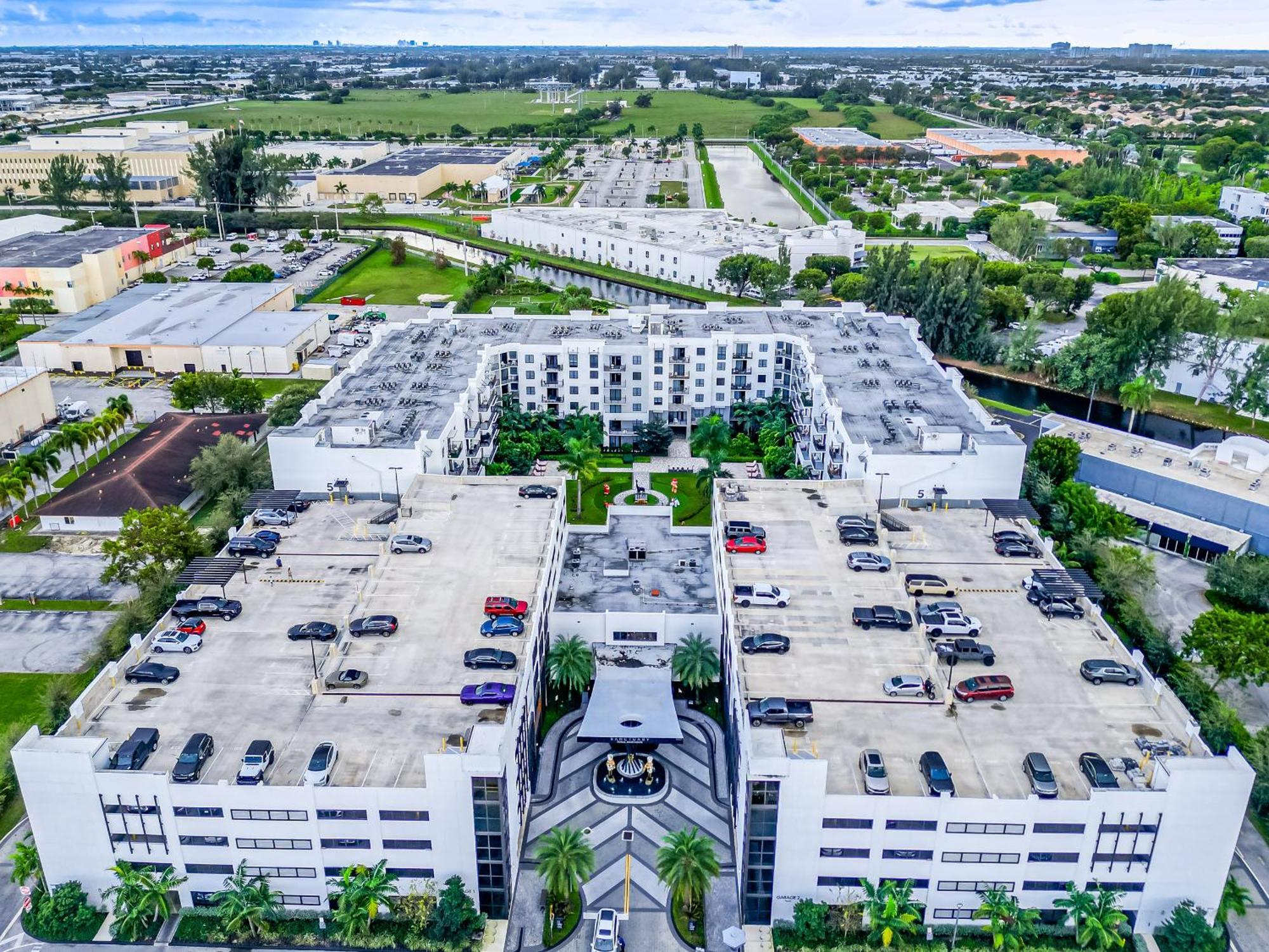 Amazing 2 Bedroom Unit In Doral Miami With Free Parking 하이얼리어 가든스 외부 사진